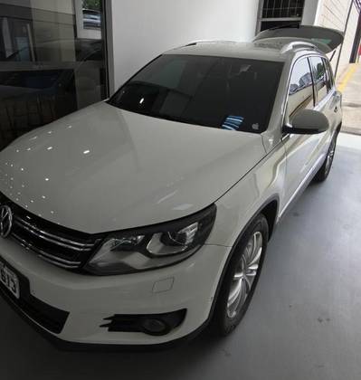 VOLKSWAGEN TIGUAN 2.0 TSI 16V TURBO GASOLINA 4P TIPTRONIC VOLKSWAGEN TIGUAN 2.0 TSI 16V TURBO GASOLINA 4P TIPTRONIC
